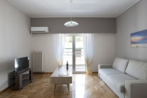 Гостиница Zan Moreas A Simple & Minimal Apartment в Афинах