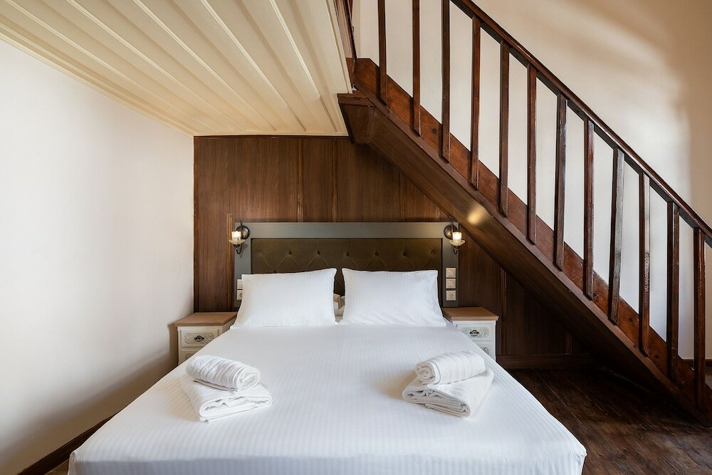 Фото Old Town Suites