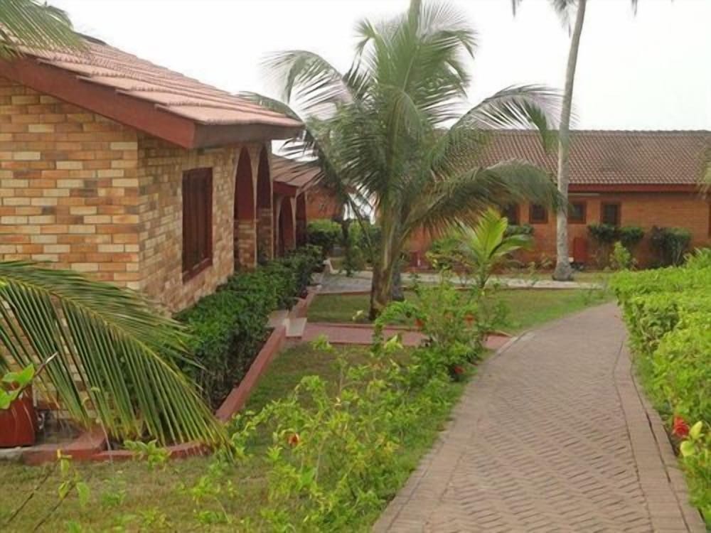 Фото Coconut Grove Beach Resort