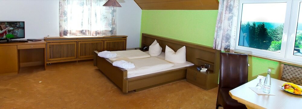 Фото Traube Lossburg Hotel Restaurant