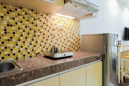 Гостиница RedDoorz Apartment @ Skylounge Tamansari в Тангеранге