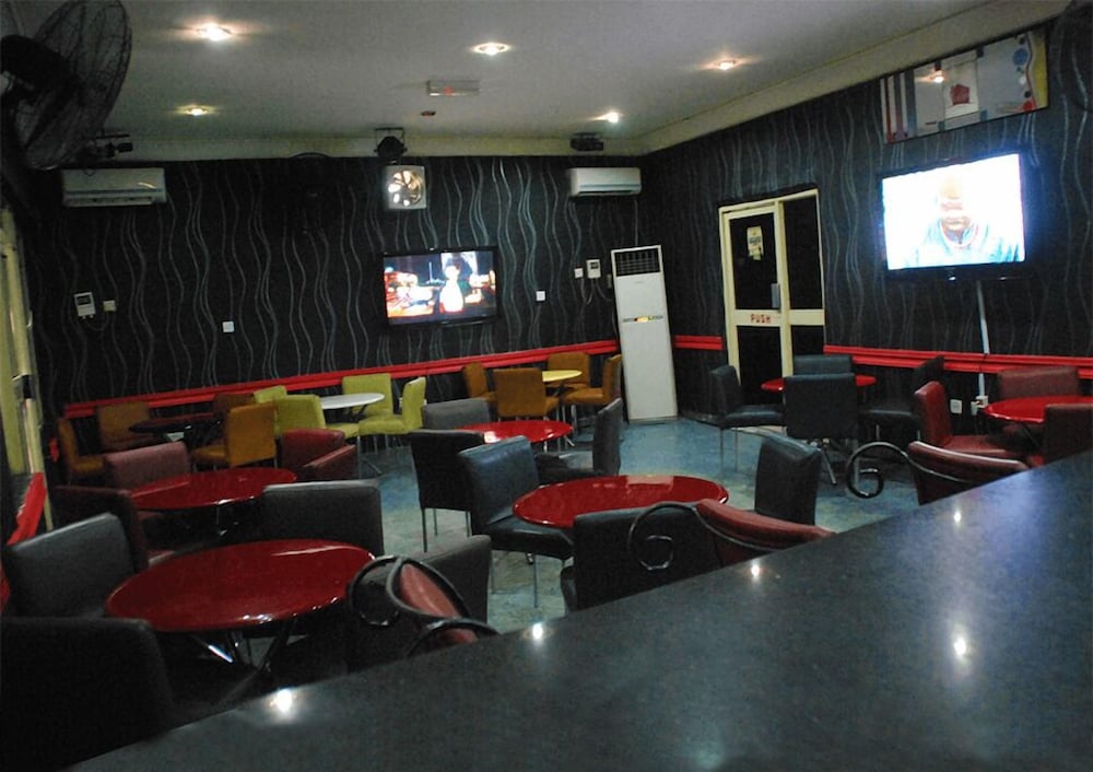 Фото Tuscany Suites