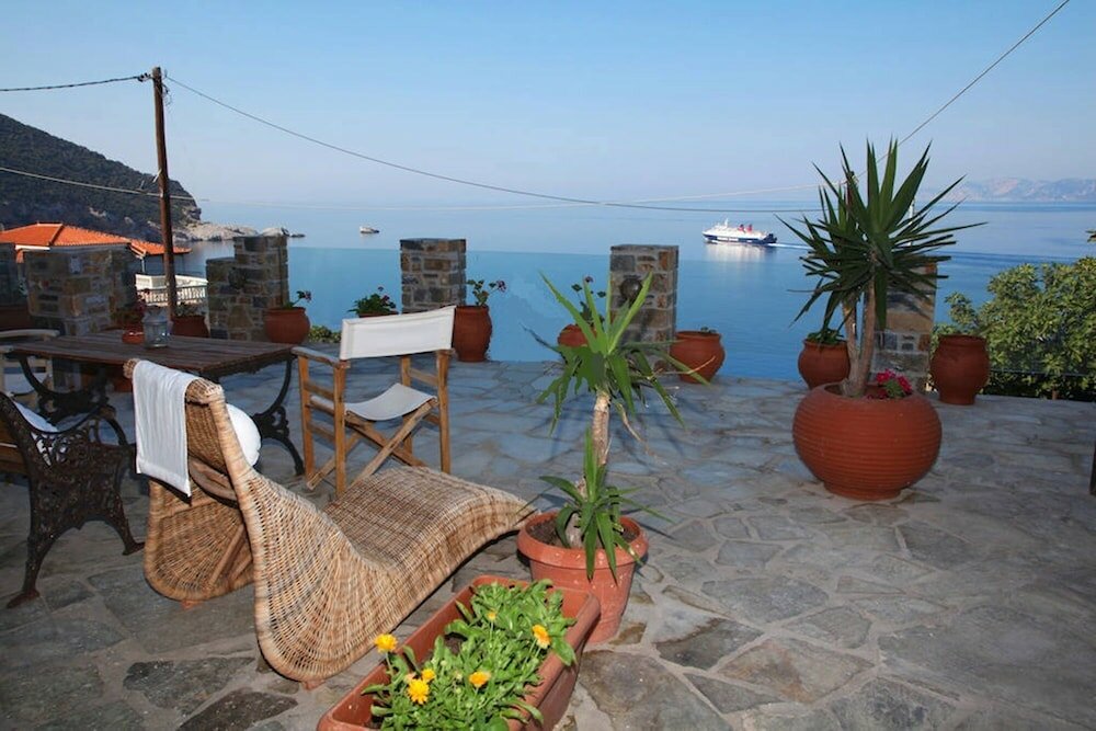 Фото Studios Milos Skopelos