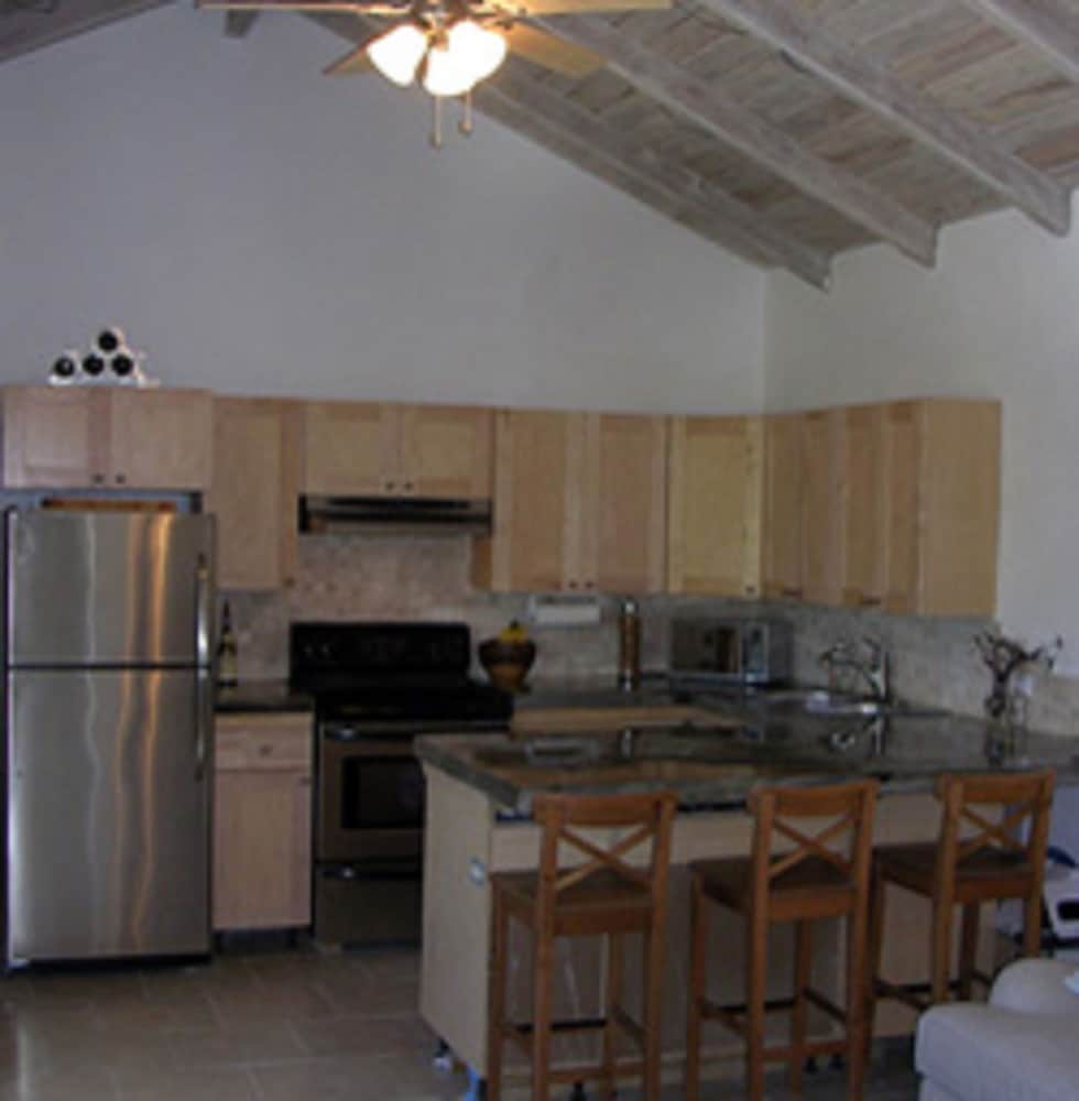 Фото Cruz Bay Boutique Hotel