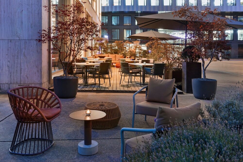 Фото Renaissance Zurich Tower Hotel