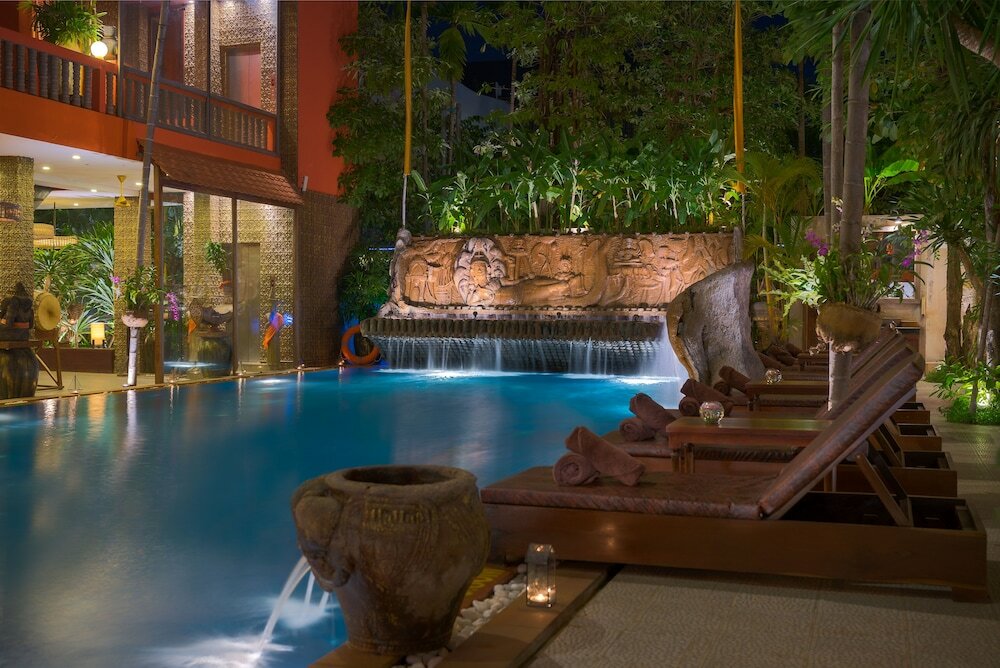 Фото Golden Temple Hotel