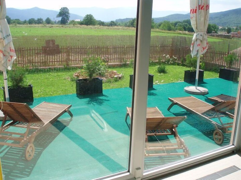 Фото Hotel Mirni Kutak