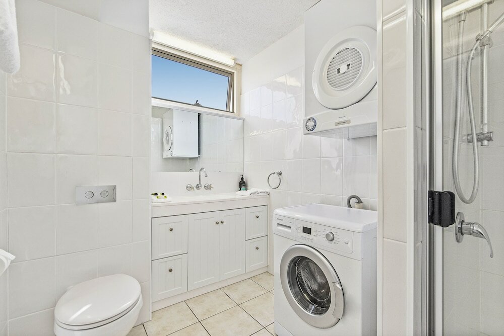 Фото 84 The Spit Holiday Apartments