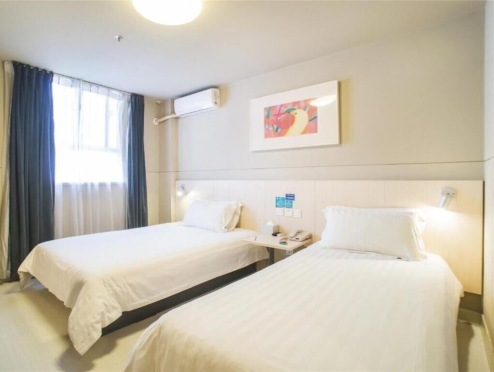 Фото Jinjiang Inn Shenzhen Nanshan Qianhai Road