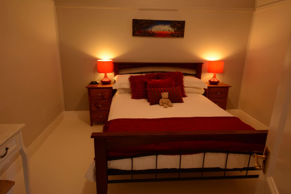 Фото Emaroo Cottages Broken Hill