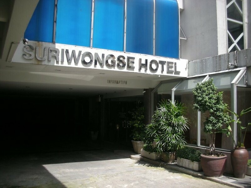 Гостиница Suriwongse Hotel