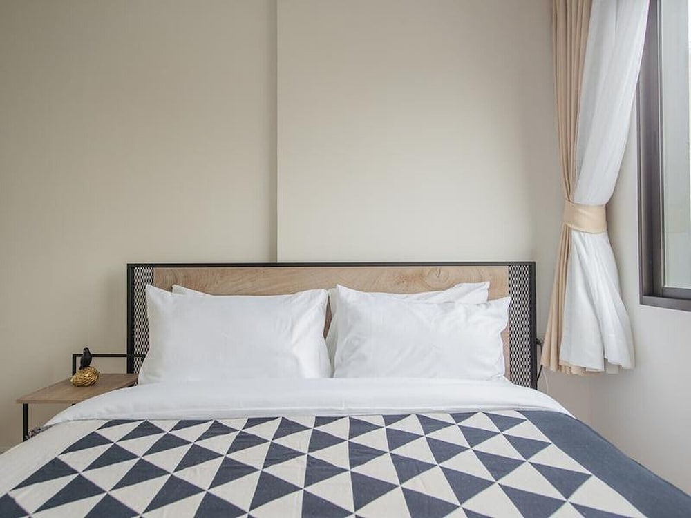 Фото Brand New Luxury 1 Br Near 2mrt 2bts 3 Shopping