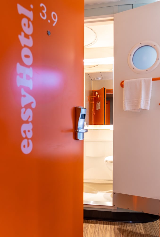 Фото easyHotel Edinburgh