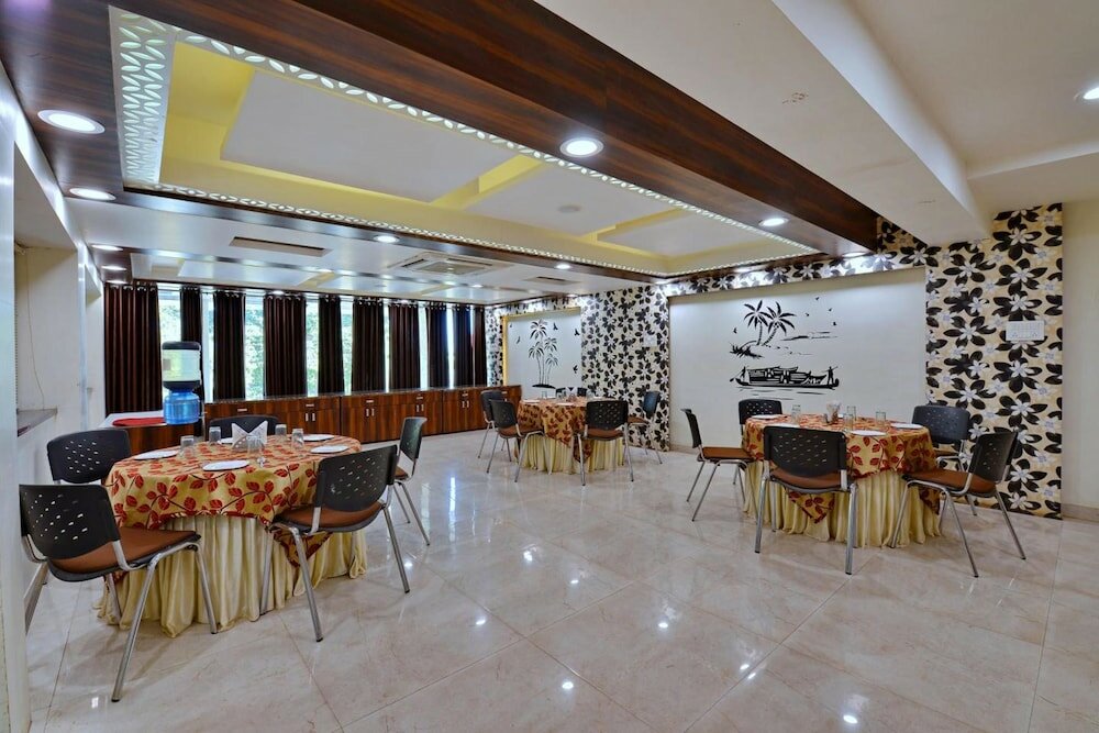 Фото Hotel Tilak