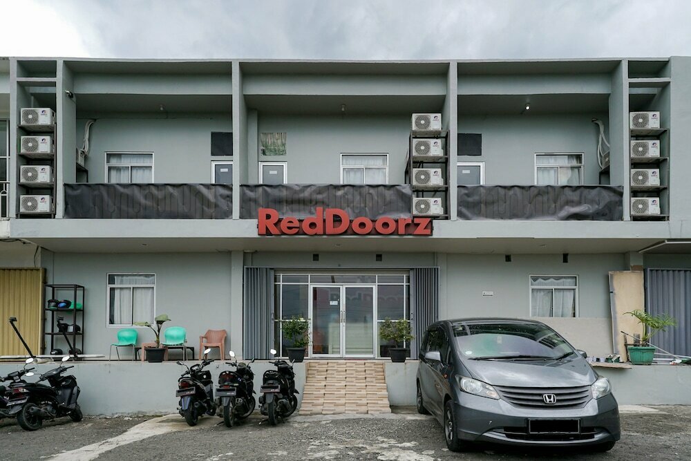 Hotel RedDoorz near Exit Toll Sirkuit Sentul, West Java, photo