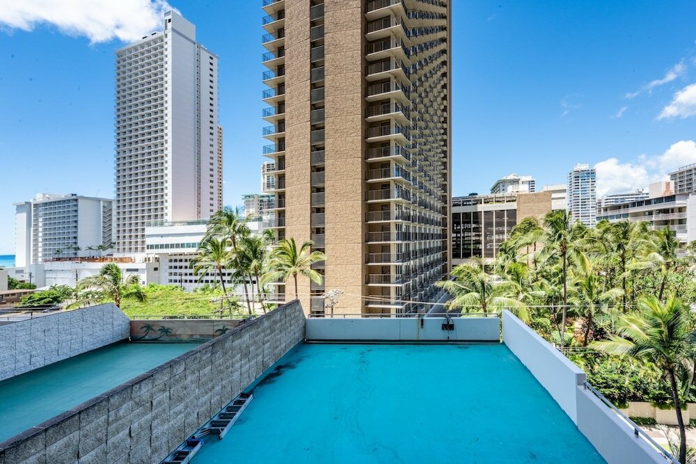 Фото 7th Floor Garden View Condo In Walking Distance to Waikiki Beach by Redawning