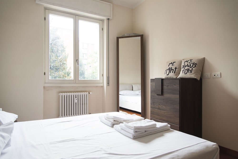 Фото 2 Bedrooms Flat with Parking near Metro Stop