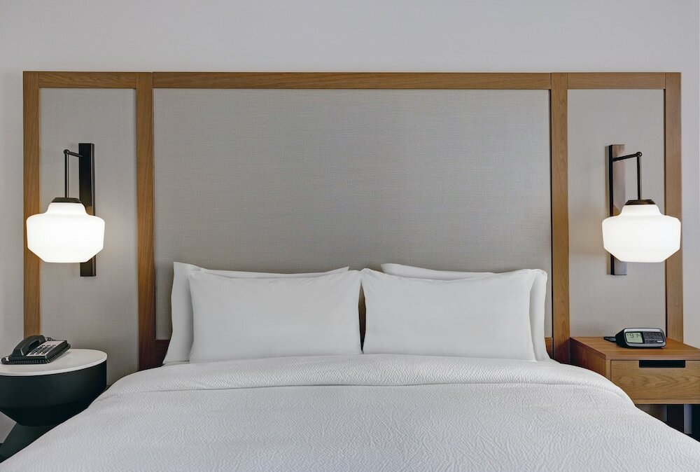 Фото Fairfield Inn & Suites by Marriott Milwaukee Brookfield