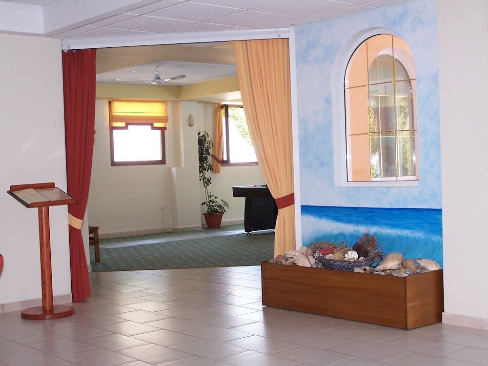 Фото Perros Hotel