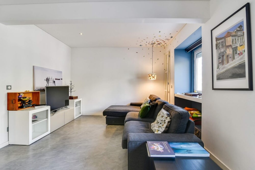 Фото Charming 2 Bedroom Apartment at Restelo