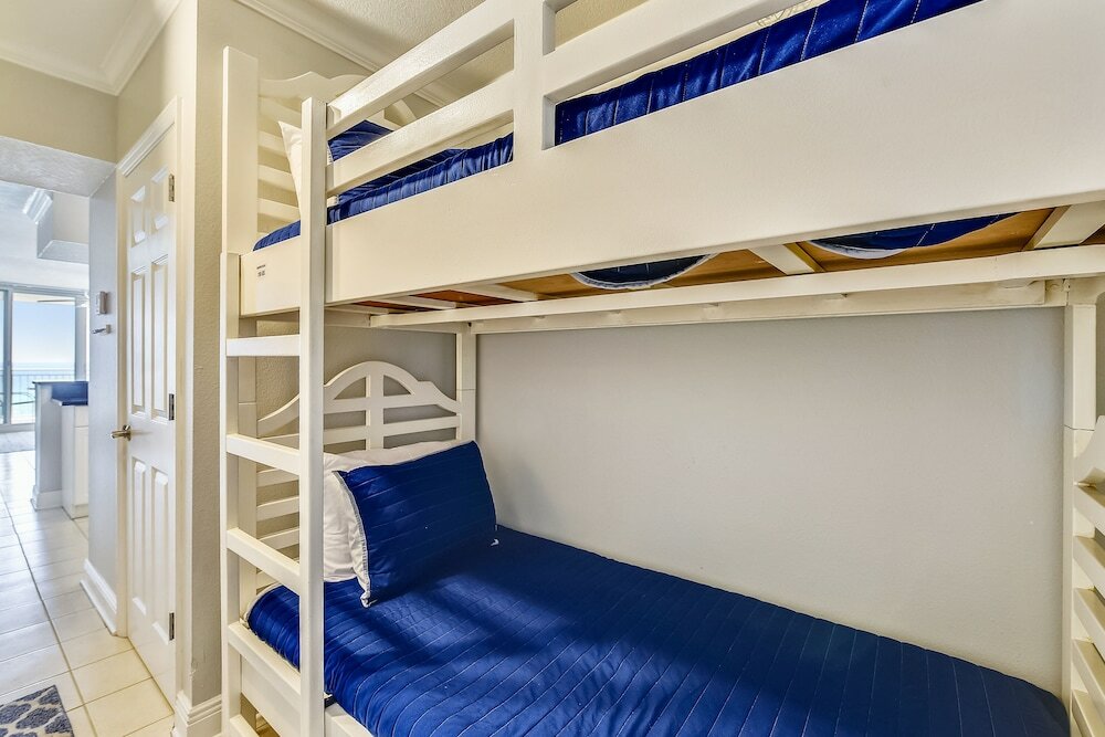 Фото Emerald Beach by Book That Condo