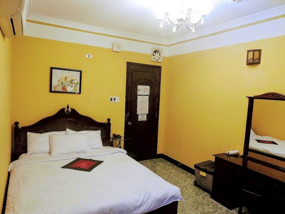 Фото La Suisse Hotel