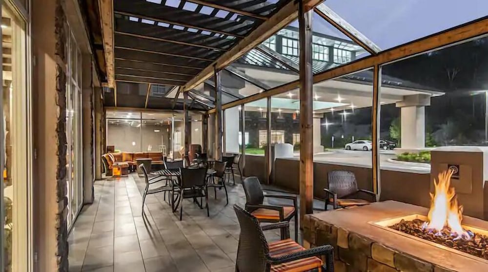 Фото Hilton Garden Inn Preston Casino Area