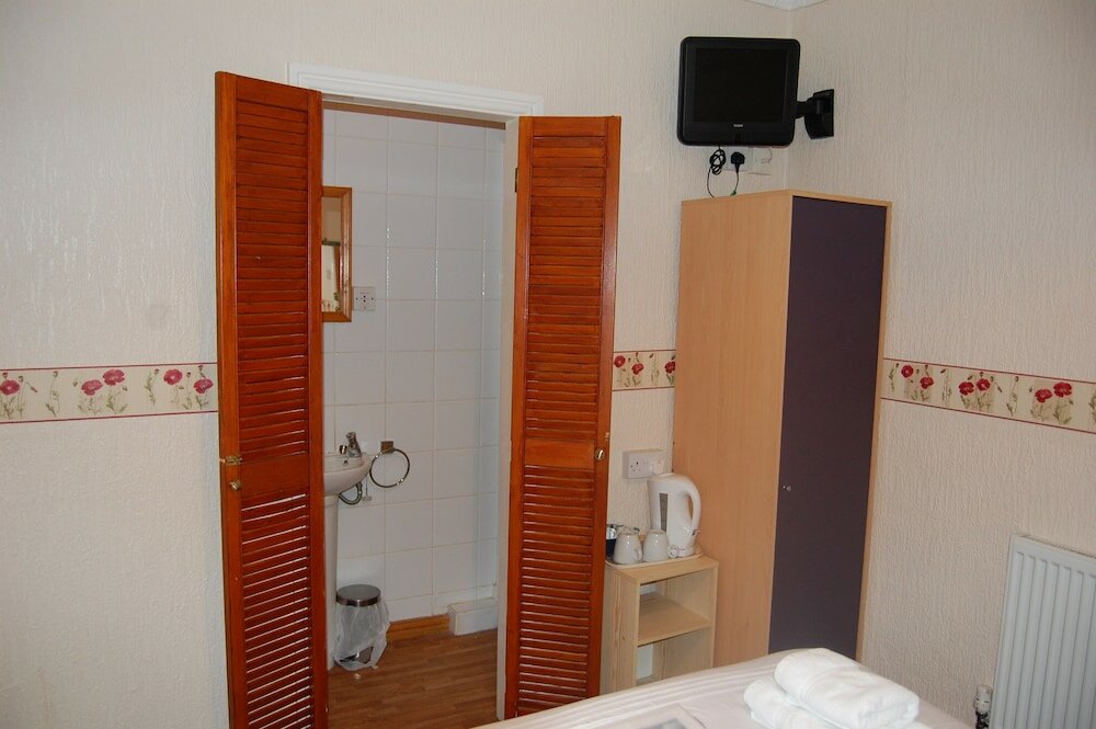 Фото The Fairview Hotel