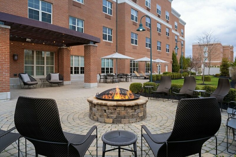 Гостиница Courtyard Columbus New Albany