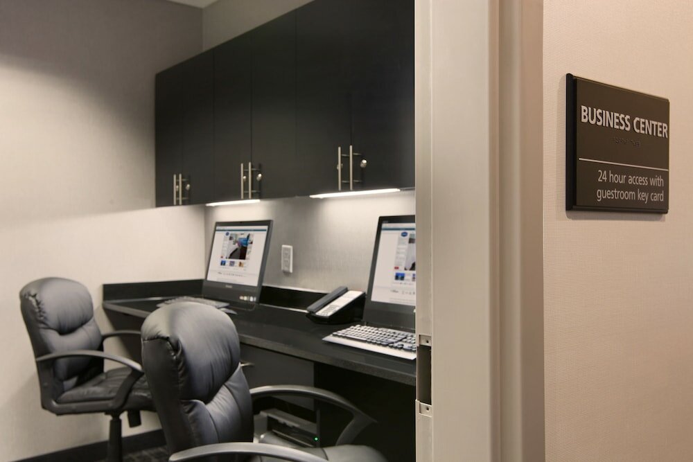 Фото Hampton Inn & Suites DuPont