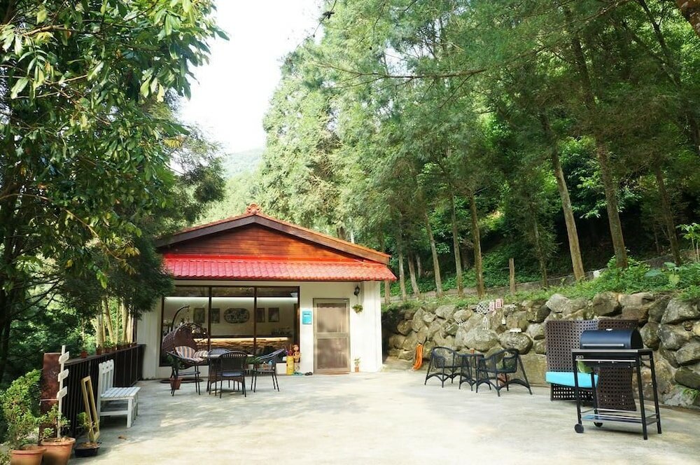 Фото Hillside Plot Inn