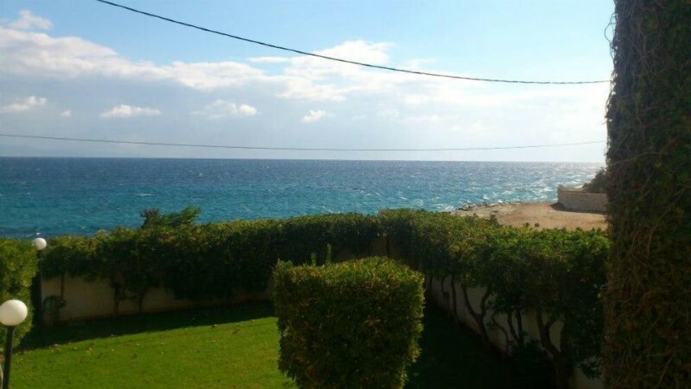 Фото Villa Anastasia Beach Front