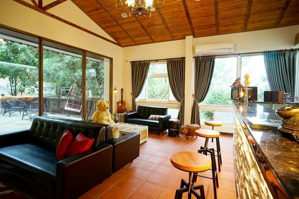 Фото Hillside Plot Inn