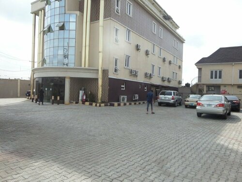 Хостел Serena Hotel & Suites в Лагосе