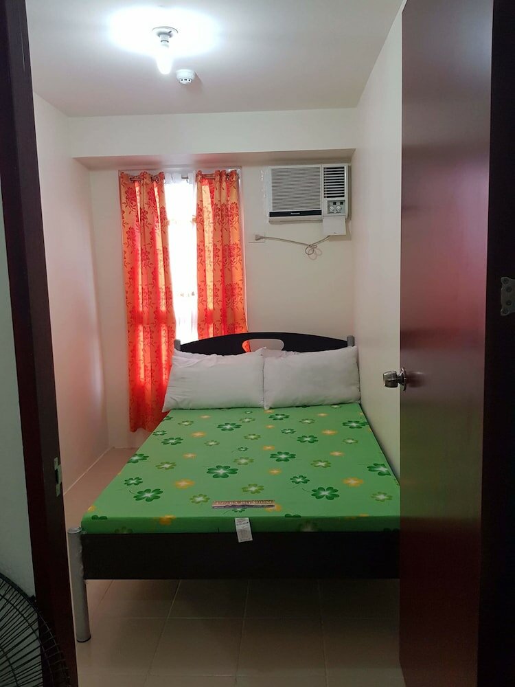 Фото Хостел Samanakan's Seafarers Condotel