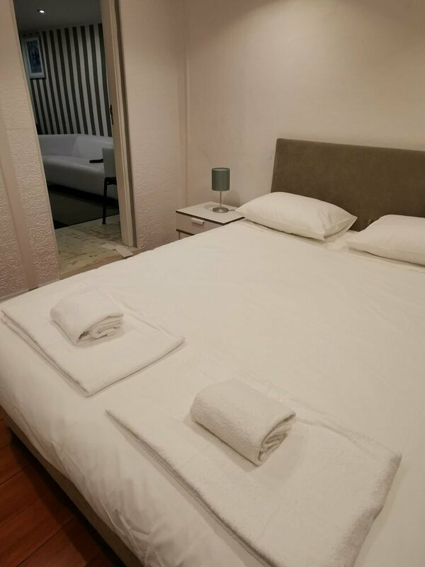 Гостиница DoBairro Suites at Principe Real в Лиссабоне