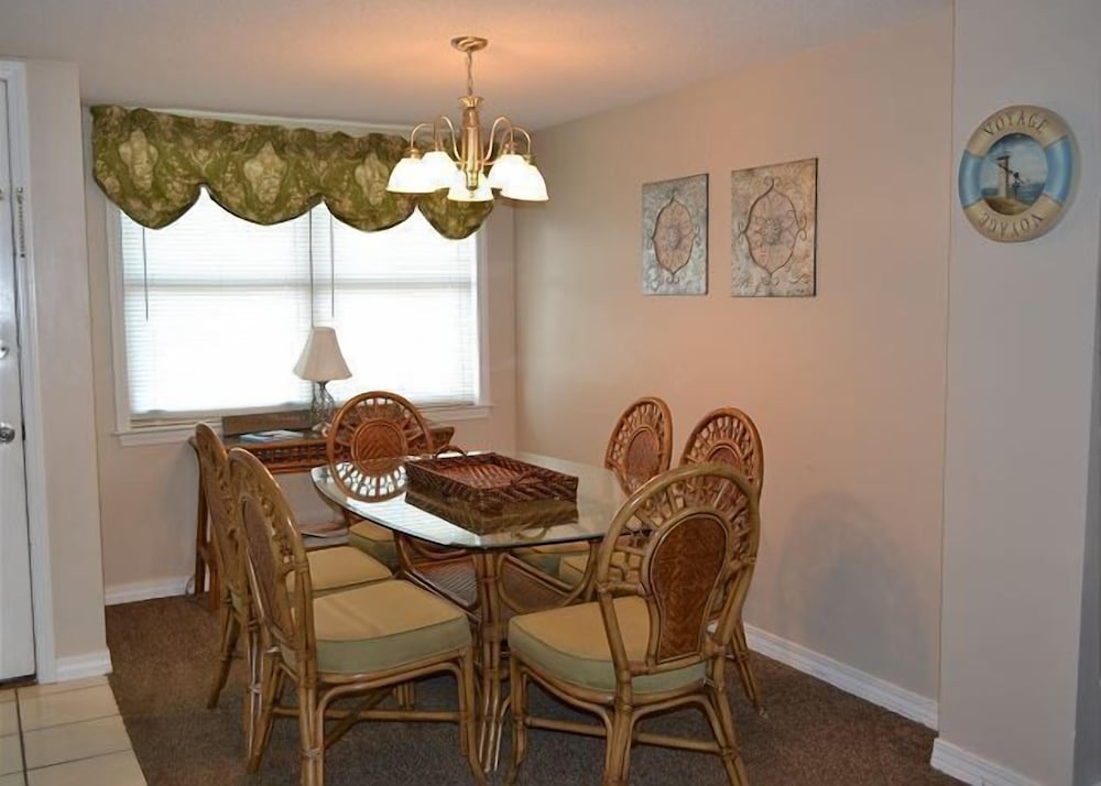 Фото Sunswept Condominiums