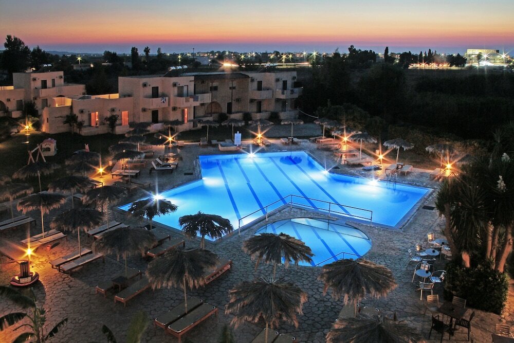 Фото отеля 1