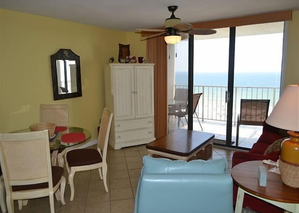 Фото Sunswept Condominiums