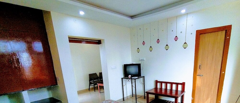 Фото The New Swaraj Resort