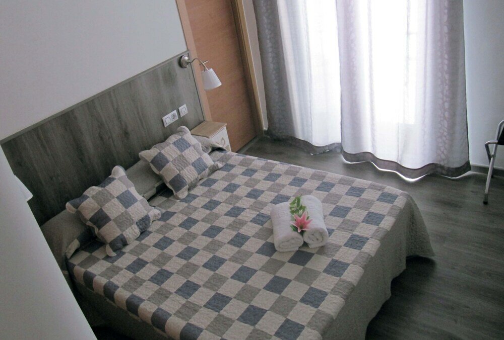 Фото Hostal Pensió Maricel