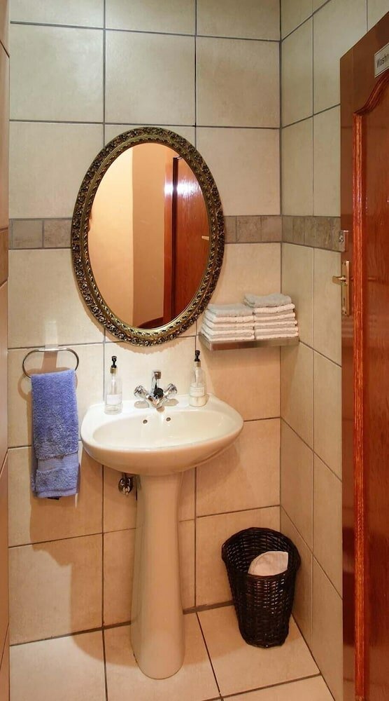 Фото Bedfordview Boutique Lodge