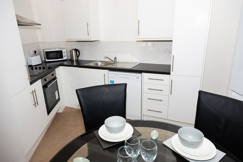 Фото Alexander Apartments Powdene House