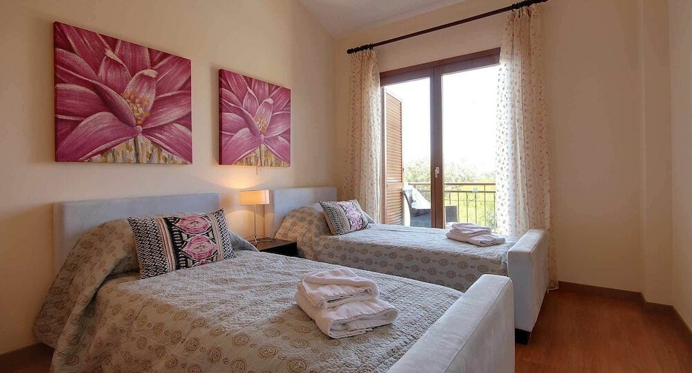 Фото Villa Hg12 - Athina