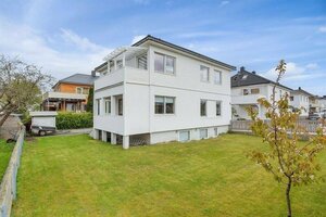 Гостиница StayPlus 3br City Apartment With Garden в Кристиансанне