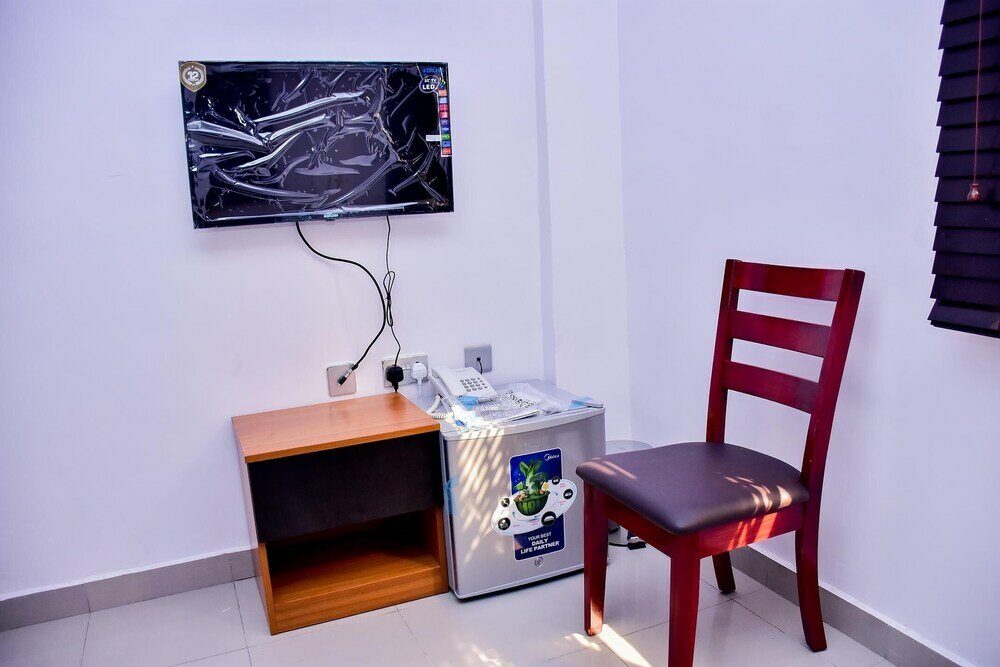 Фото Thrivemax Hotel and Suites