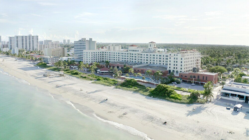 Фото 433 Studio Hollywood Beach Resort