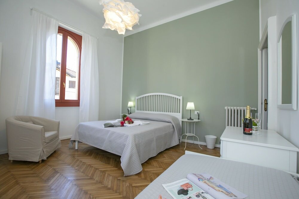 Фото Residenza Gardenia Lake View Luino Center