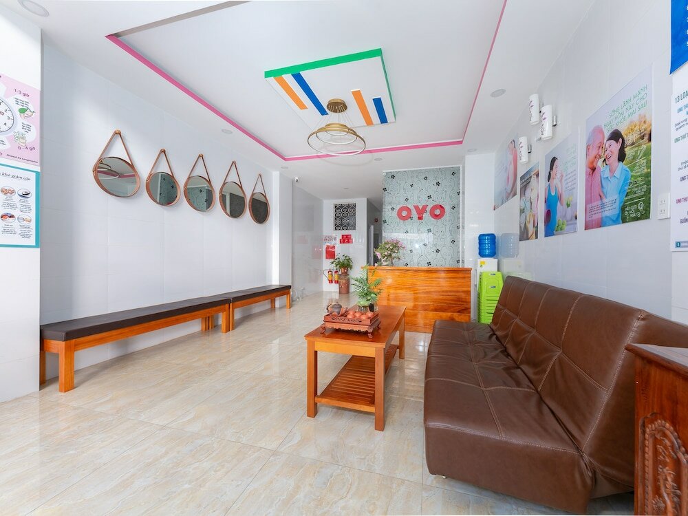 Фото Oyo 1028 Flower House Apartment