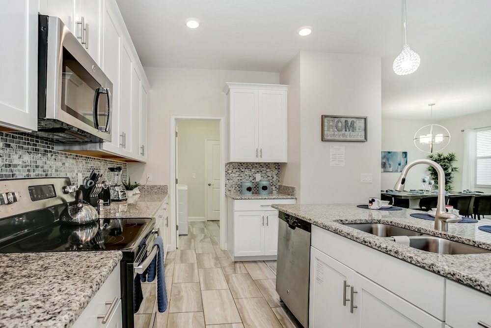 Фото 5 Bed 4 Ba Villa with Game Room, Pool & SPA